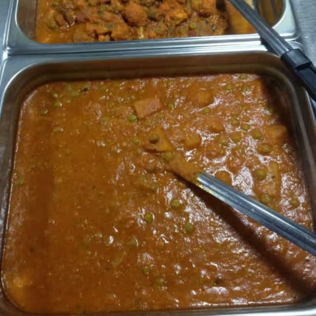Combination Curry (Shrimp, Lamb, and Chicken).